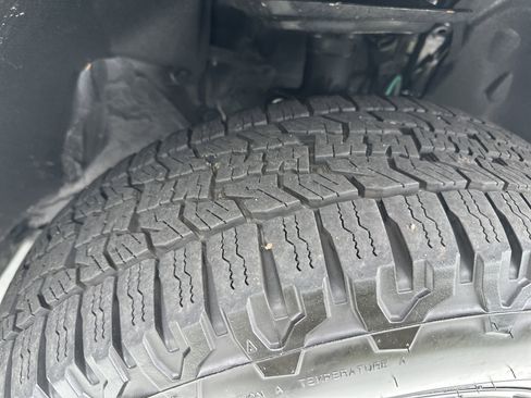 Certified 2025 Toyota RAV4 XLE w/ Convenience Package FWD image 12