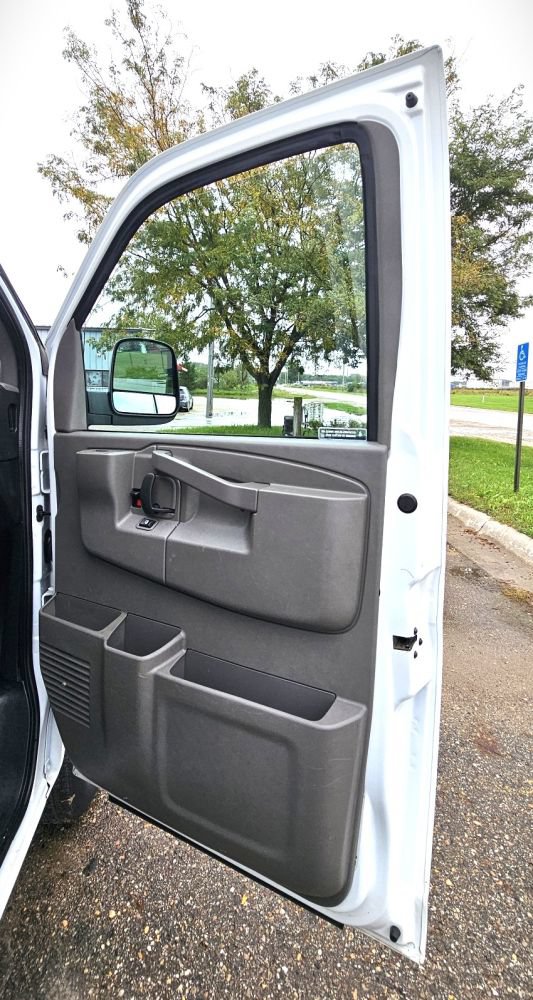 Used 2023 Chevrolet Express 3500 w/ Power Convenience Package RWD image 16
