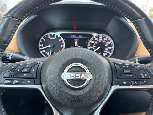Used 2024 Nissan Sentra SV w/ SV Premium Package FWD image 24
