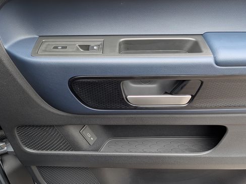 Used 2025 Volkswagen ID. Buzz Pro S Plus RWD image 21