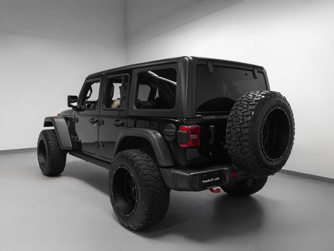 Used 2018 Jeep Wrangler Unlimited Rubicon w/ Dual Top Group AWD/4WD image 3