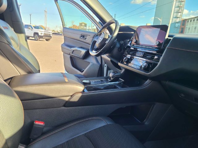 Used 2023 Nissan Pathfinder Rock Creek AWD/4WD image 18