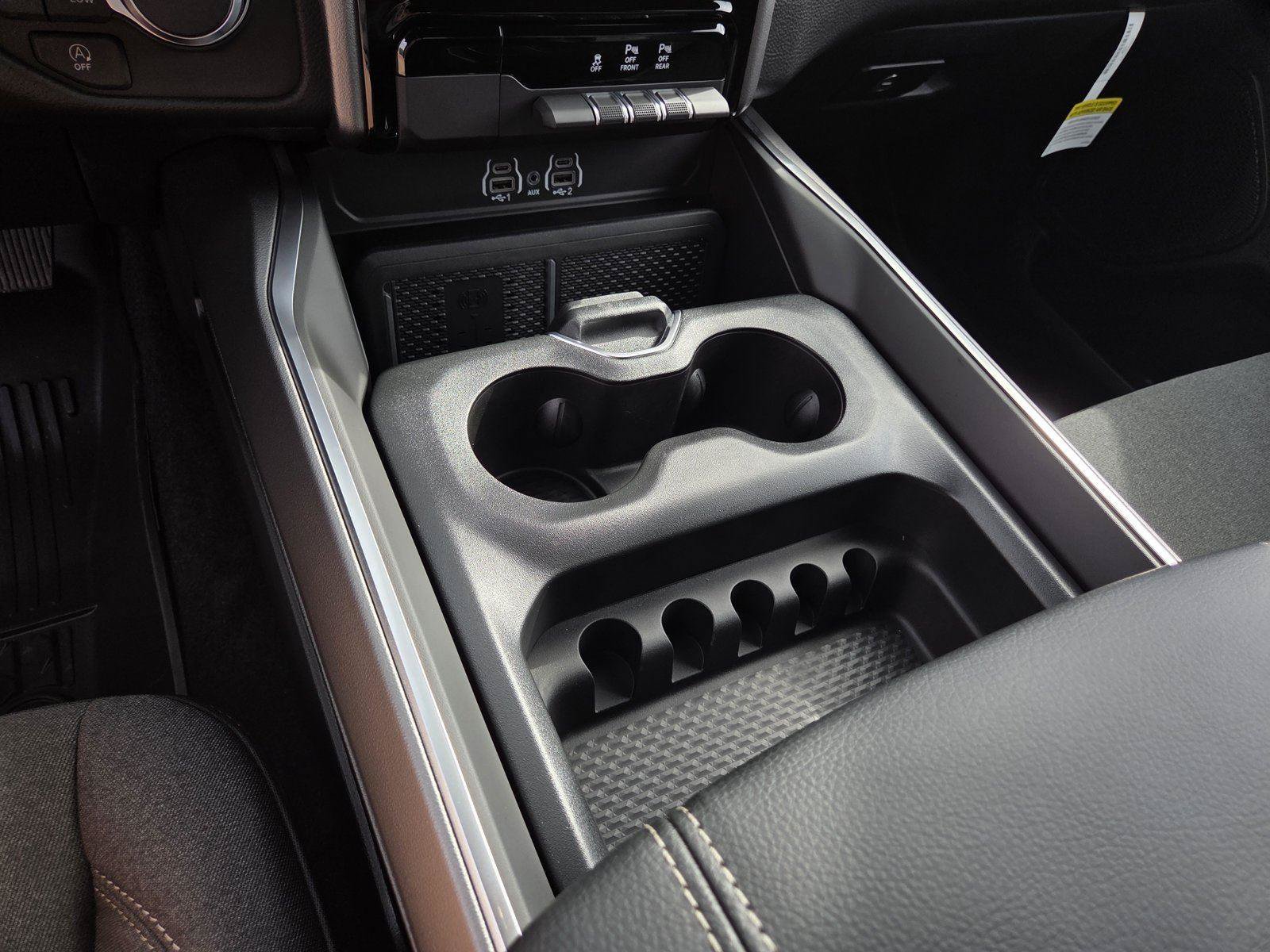 New 2026 RAM 1500 Big Horn AWD/4WD image 13