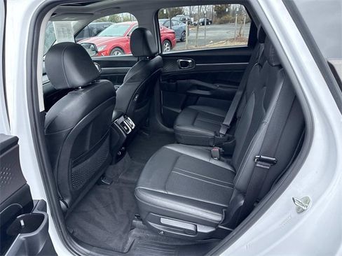 Used 2023 Kia Sorento SX image 17