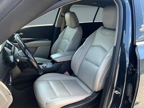 Used 2021 Cadillac XT4 Luxury w/ Cold Weather Package image 21