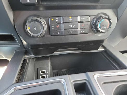 Used 2017 Ford F150 XLT w/ Equipment Group 302A Luxury AWD/4WD image 19