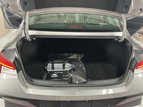 Certified 2024 Hyundai Elantra Limited FWD image 14