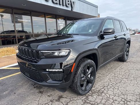 New 2025 Jeep Grand Cherokee Limited w/ Black Appearance Package AWD/4WD image 5