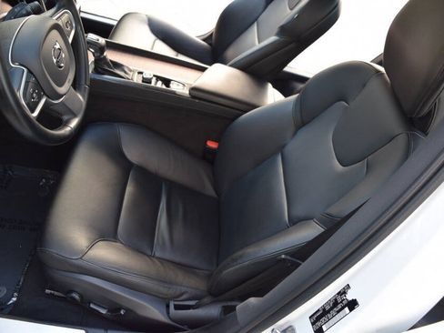 Used 2021 Volvo S60 T5 Momentum FWD image 40