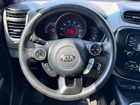 Used 2017 Kia Soul + FWD image 17