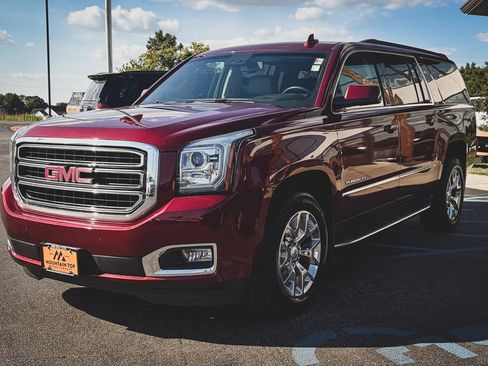 Used 2016 GMC Yukon XL SLT w/ Open Road Package AWD/4WD image 20