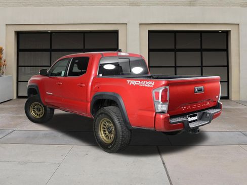 Used 2022 Toyota Tacoma TRD Off-Road w/ Technology Package AWD/4WD image 2