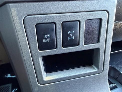Used 2013 Toyota Sequoia SR5 AWD/4WD image 24