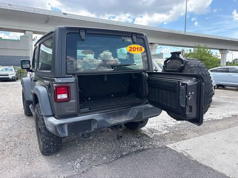 Used 2018 Jeep Wrangler Sport AWD/4WD image 12
