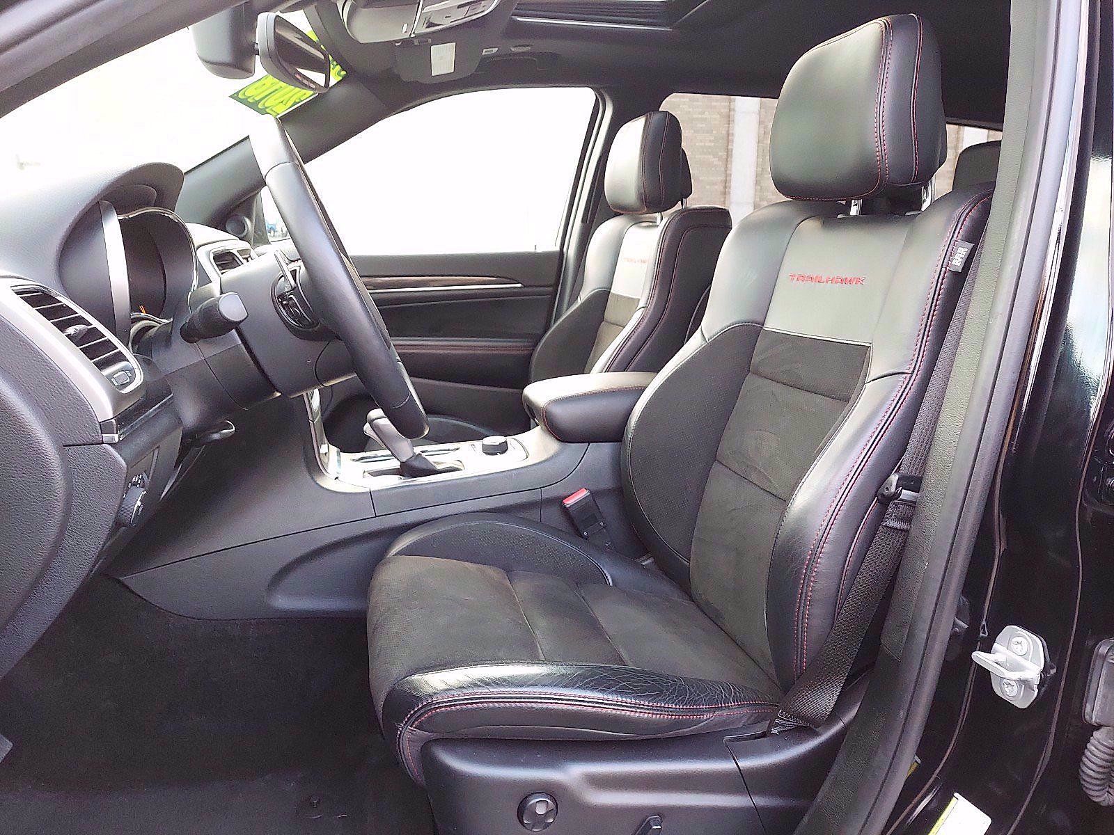 Used 2018 Jeep Grand Cherokee Trailhawk AWD/4WD image 13