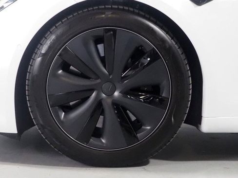 Used 2022 Tesla Model S AWD image 55