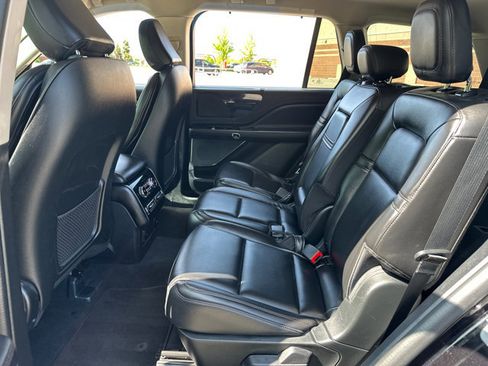 Used 2023 Lincoln Aviator AWD image 29