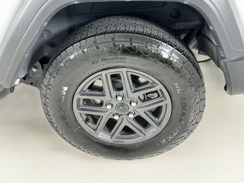 Used 2024 Jeep Wrangler Sport AWD/4WD image 29
