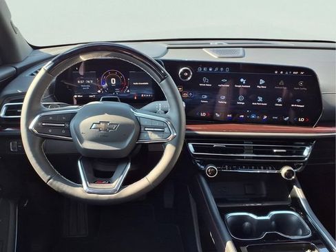 New 2026 Chevrolet Traverse Z71 w/ Enhanced Driving Package AWD/4WD image 4