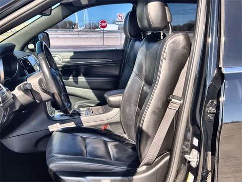 Used 2019 Jeep Grand Cherokee Limited image 11