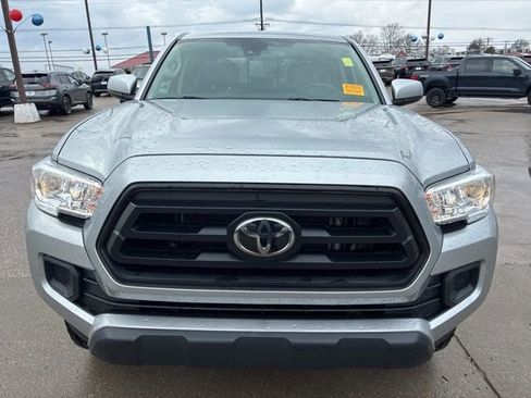 Used 2022 Toyota Tacoma SR image 2