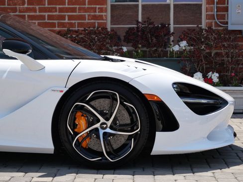 Used 2024 McLaren 750S RWD image 6