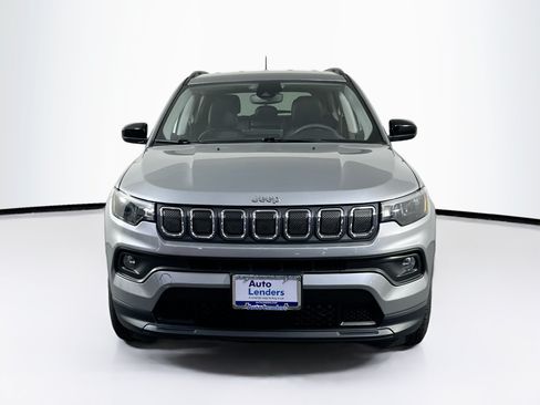 Used 2022 Jeep Compass Latitude AWD/4WD image 2
