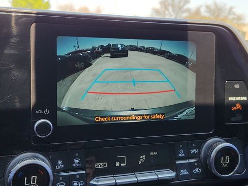 Used 2023 Toyota Highlander L image 8