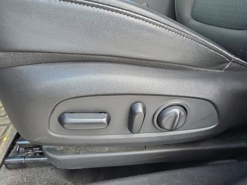Used 2020 Buick Encore GX Preferred w/ Cold Weather Comfort Package AWD/4WD image 12