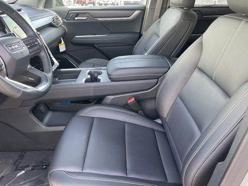 Used 2025 GMC Acadia Elevation w/ Elevation Premium Package image 23