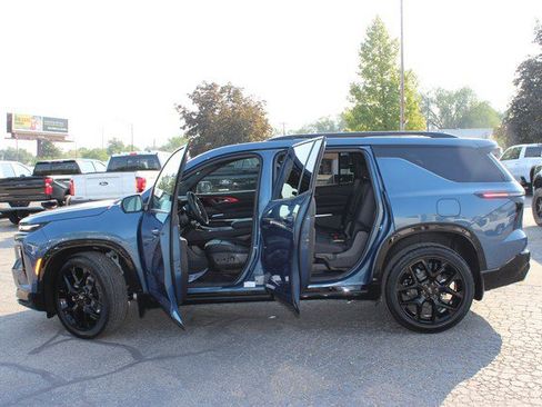 Used 2026 Chevrolet Traverse RS w/ LPO, Floor Liner Package AWD/4WD image 8