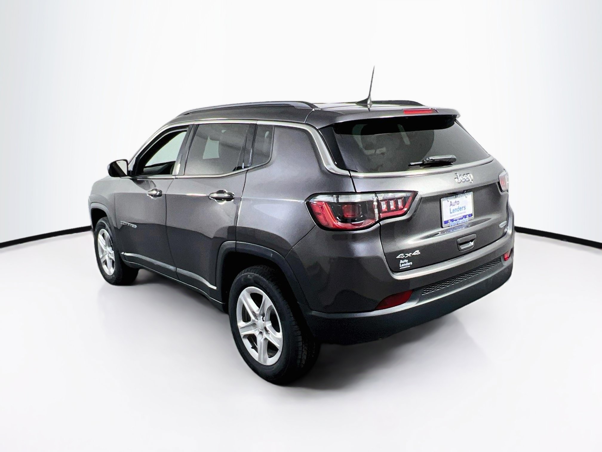 Used 2023 Jeep Compass Latitude w/ Convenience Group AWD/4WD image 7
