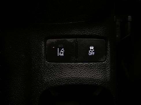 Used 2017 Chevrolet Sonic Premier w/ Driver Confidence Package image 23