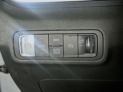 Used 2025 GMC Terrain Elevation image 17