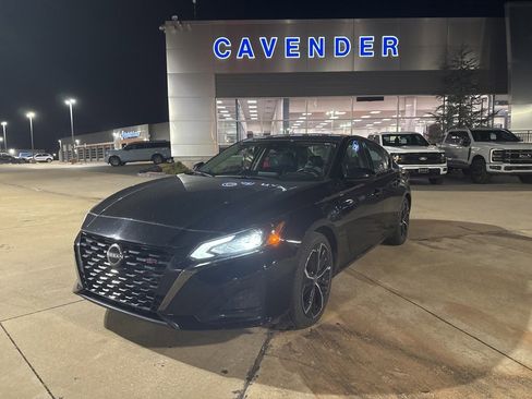 Used 2024 Nissan Altima 2.5 SR image 1