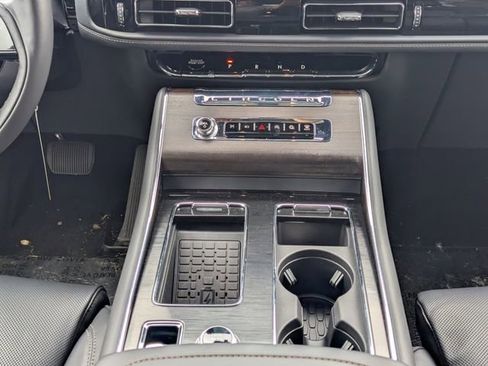 New 2025 Lincoln Aviator Reserve w/ Luxury Package image 15