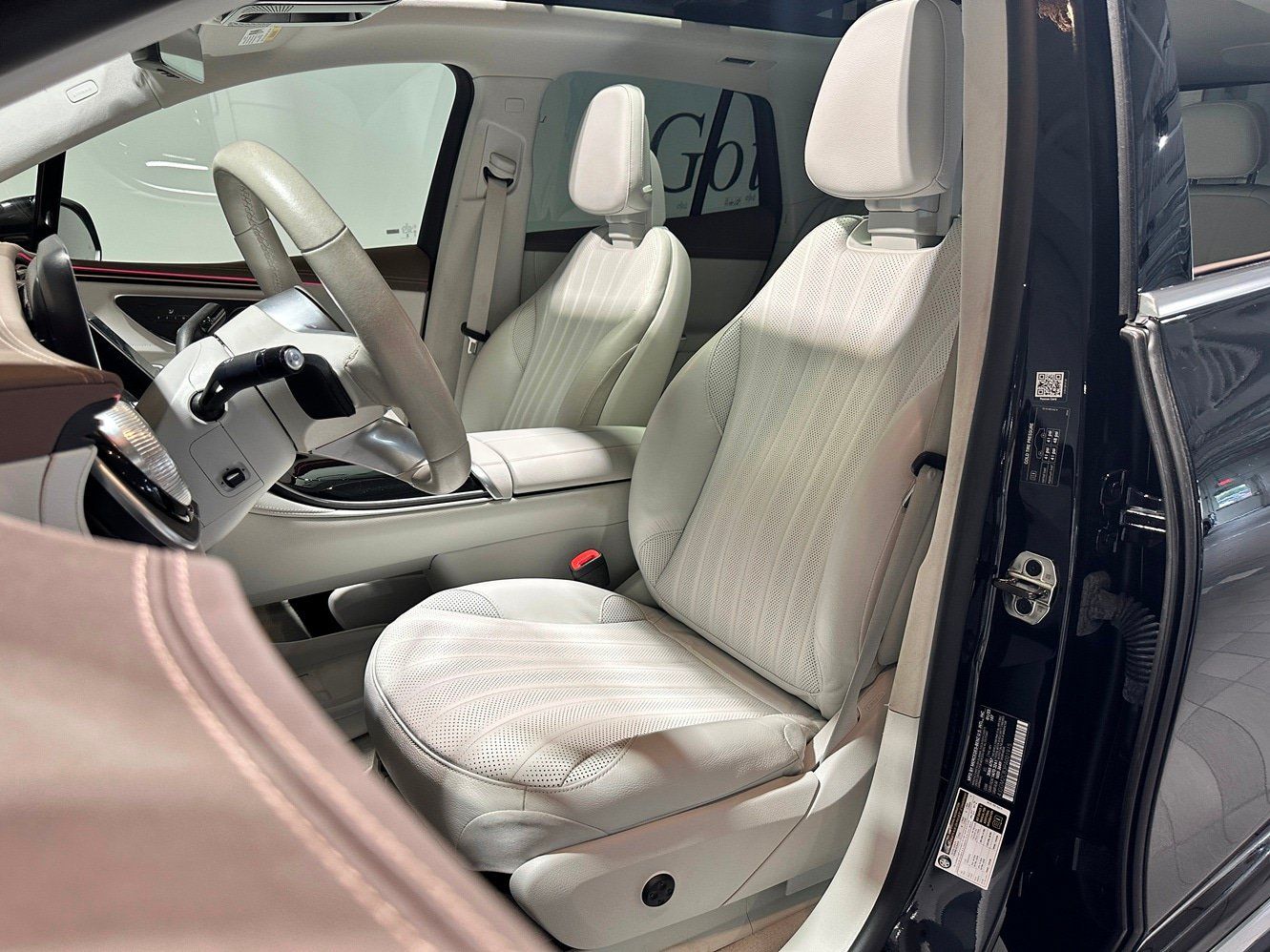 Used 2023 Mercedes-Benz EQE 500 4MATIC SUV image 16