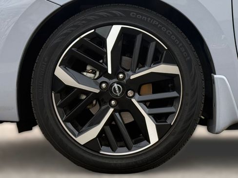 Used 2023 Nissan Versa SR w/ Trunk Package image 11