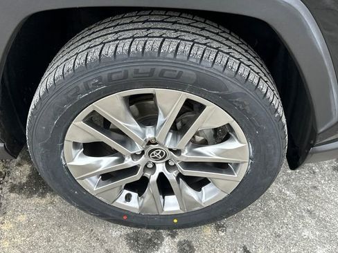 Used 2021 Toyota RAV4 Limited image 7