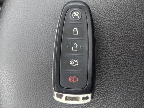 Used 2019 Ford Escape SE image 32