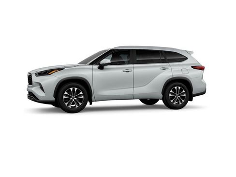 New 2026 Toyota Highlander XLE image 3