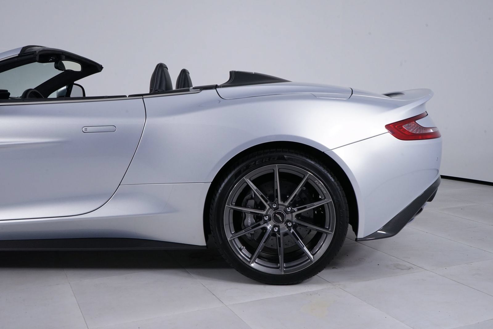 Used 2016 Aston Martin Vanquish Volante RWD image 12