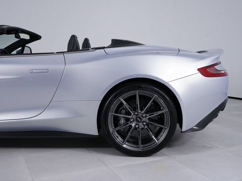Used 2016 Aston Martin Vanquish Volante RWD image 12