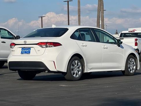 Used 2023 Toyota Corolla LE image 4