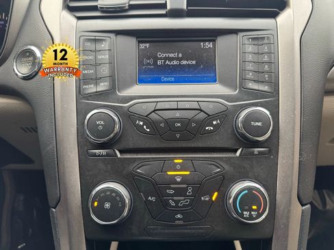 Used 2017 Ford Fusion SE image 28
