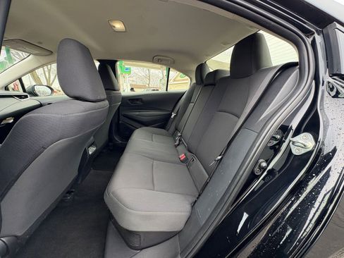 Used 2025 Toyota Corolla LE image 21