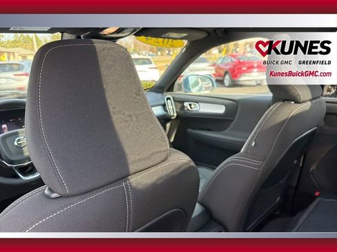 Used 2024 Volvo XC40 B5 Core AWD/4WD image 30