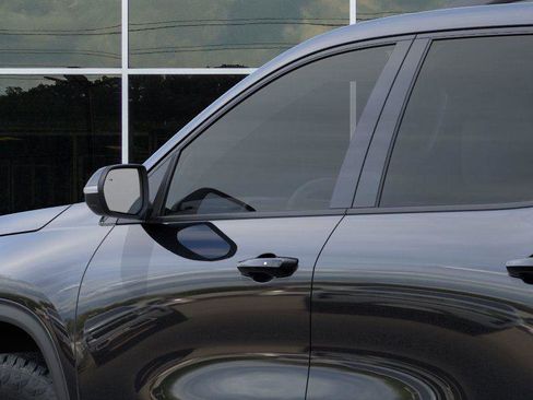 New 2026 Chevrolet Traverse Z71 w/ Enhanced Driving Package image 12