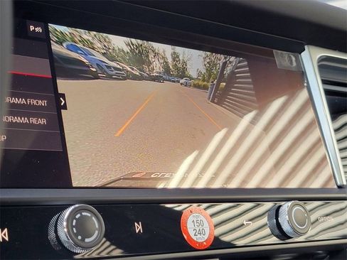 Certified 2025 Porsche Macan Base image 29