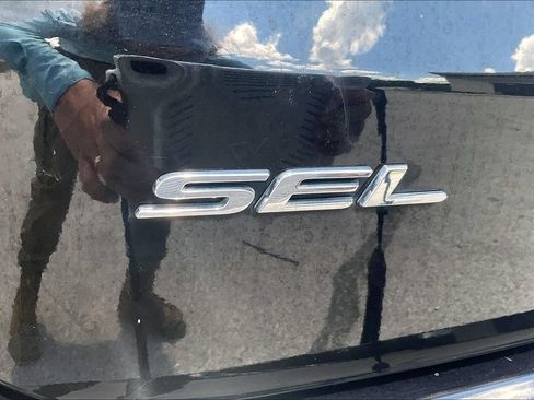 Used 2024 Ford Edge SEL AWD/4WD image 23